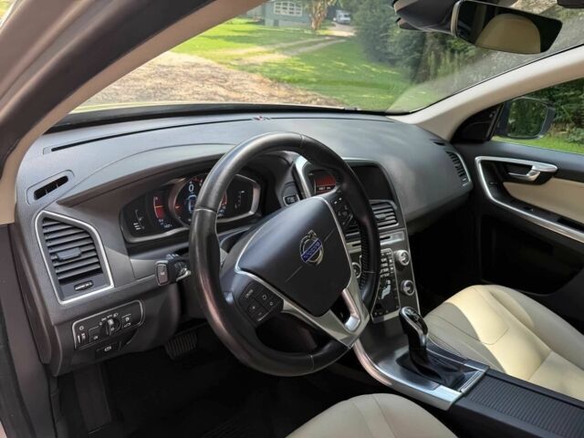 Серый Вольво ХС60, объемом двигателя 2 л и пробегом 75 тыс. км за 4000 $, фото 7 на Automoto.ua