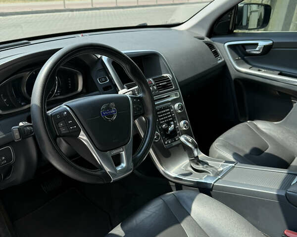 Сірий Вольво ХС60, об'ємом двигуна 2 л та пробігом 165 тис. км за 15700 $, фото 15 на Automoto.ua