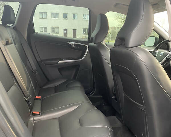 Серый Вольво ХС60, объемом двигателя 1.97 л и пробегом 134 тыс. км за 18000 $, фото 13 на Automoto.ua