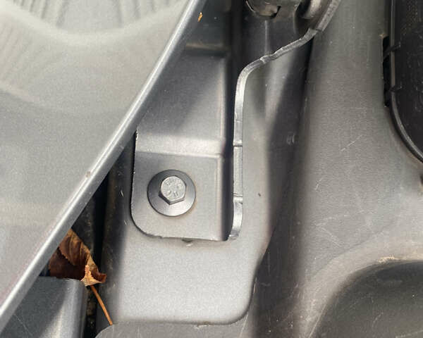 Серый Вольво ХС60, объемом двигателя 1.97 л и пробегом 250 тыс. км за 15900 $, фото 19 на Automoto.ua