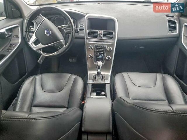 Серый Вольво ХС60, объемом двигателя 2.5 л и пробегом 150 тыс. км за 3100 $, фото 7 на Automoto.ua