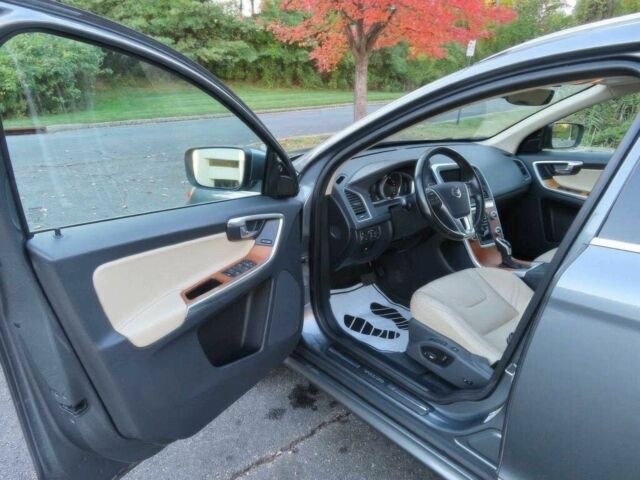 Серый Вольво ХС60, объемом двигателя 2 л и пробегом 59 тыс. км за 22500 $, фото 6 на Automoto.ua