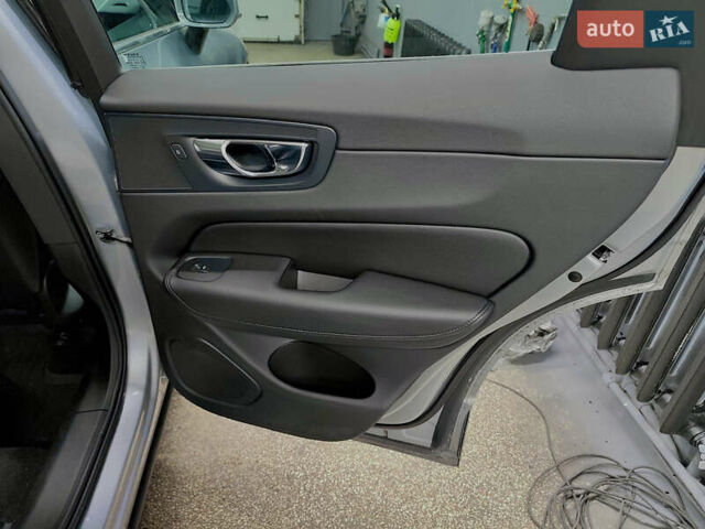 Сірий Вольво ХС60, об'ємом двигуна 1.97 л та пробігом 201 тис. км за 22000 $, фото 21 на Automoto.ua