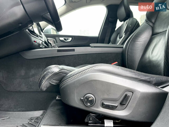 Серый Вольво ХС60, объемом двигателя 1.97 л и пробегом 111 тыс. км за 26950 $, фото 27 на Automoto.ua