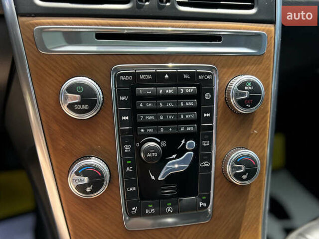 Серый Вольво ХС60, объемом двигателя 1.97 л и пробегом 100 тыс. км за 19999 $, фото 13 на Automoto.ua