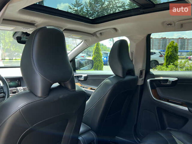 Серый Вольво ХС60, объемом двигателя 1.97 л и пробегом 100 тыс. км за 19999 $, фото 24 на Automoto.ua