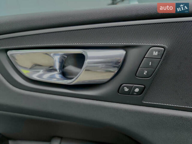 Серый Вольво ХС60, объемом двигателя 1.97 л и пробегом 201 тыс. км за 22500 $, фото 11 на Automoto.ua