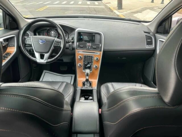 Серый Вольво ХС60, объемом двигателя 2 л и пробегом 50 тыс. км за 16800 $, фото 8 на Automoto.ua