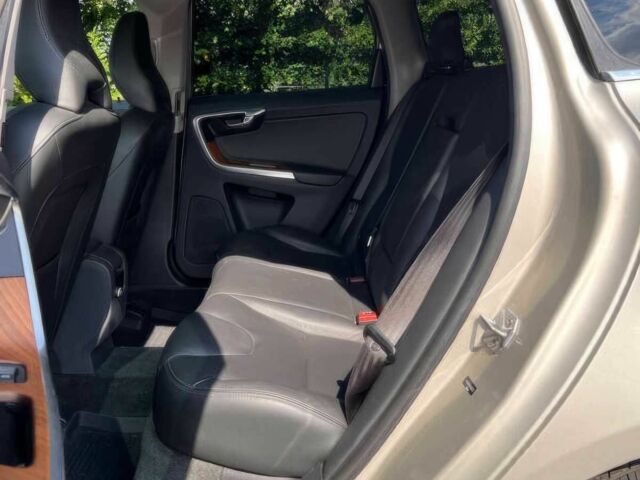 Вольво ХС60 2017 в Тернополе на Automoto.ua Серый Вольво ХС60, объемом двигателя 2 л и пробегом 56 тыс. км за 11000 $, фото 12 на Automoto.ua