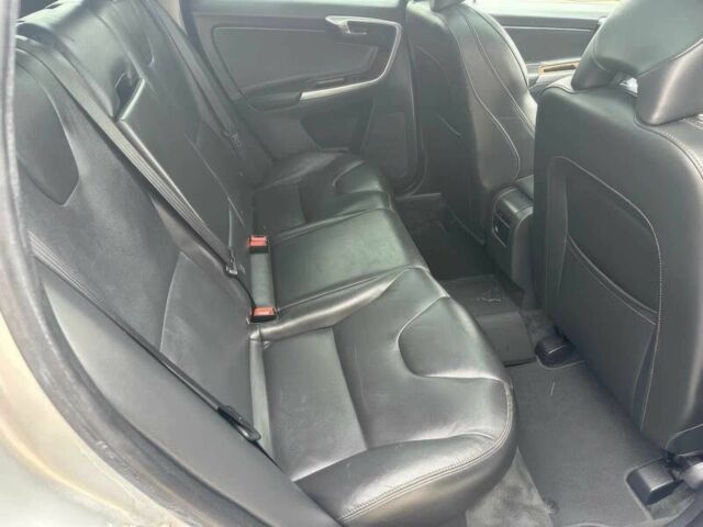 Серый Вольво ХС60, объемом двигателя 2 л и пробегом 50 тыс. км за 16800 $, фото 12 на Automoto.ua