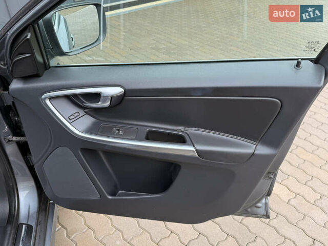 Серый Вольво ХС60, объемом двигателя 1.97 л и пробегом 243 тыс. км за 17300 $, фото 79 на Automoto.ua