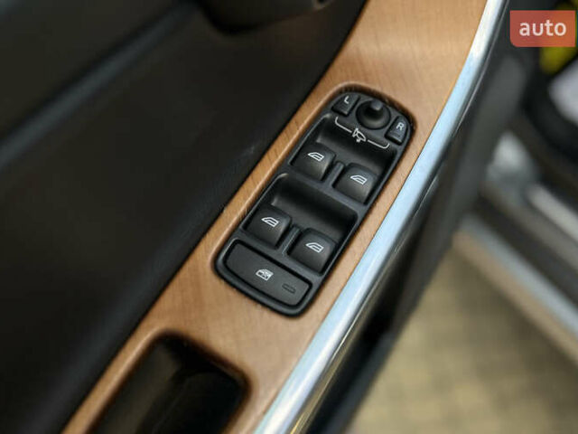 Серый Вольво ХС60, объемом двигателя 1.97 л и пробегом 100 тыс. км за 19999 $, фото 18 на Automoto.ua