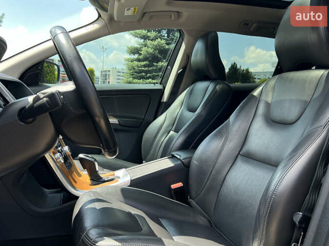 Серый Вольво ХС60, объемом двигателя 1.97 л и пробегом 100 тыс. км за 19999 $, фото 16 на Automoto.ua