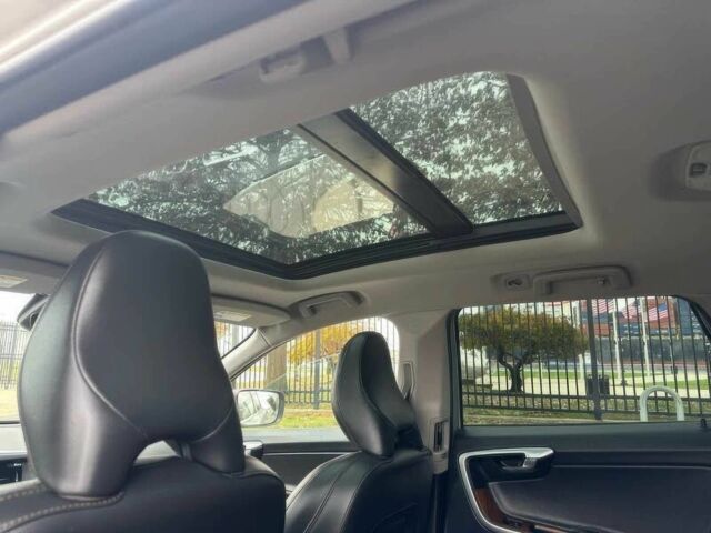 Серый Вольво ХС60, объемом двигателя 2 л и пробегом 50 тыс. км за 16800 $, фото 10 на Automoto.ua