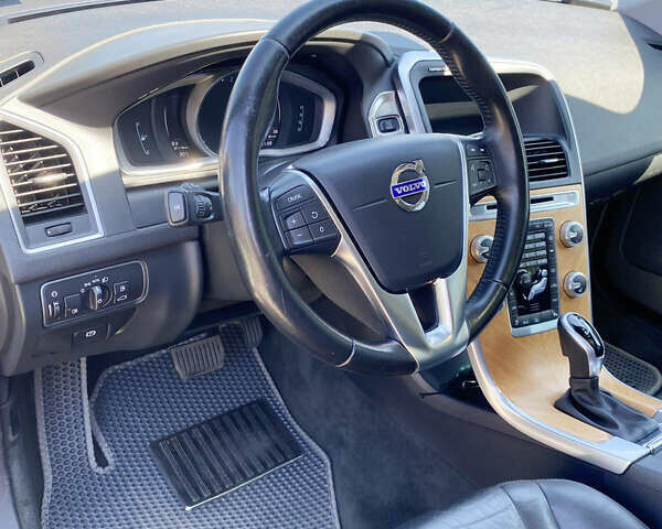 Сірий Вольво ХС60, об'ємом двигуна 2 л та пробігом 201 тис. км за 16000 $, фото 15 на Automoto.ua