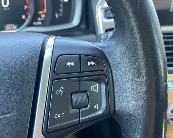 Сірий Вольво ХС60, об'ємом двигуна 2 л та пробігом 201 тис. км за 16000 $, фото 16 на Automoto.ua