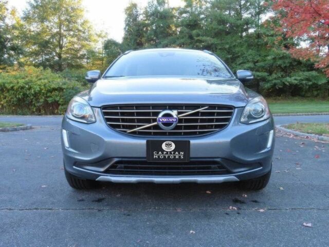 Серый Вольво ХС60, объемом двигателя 2 л и пробегом 57 тыс. км за 3600 $, фото 1 на Automoto.ua