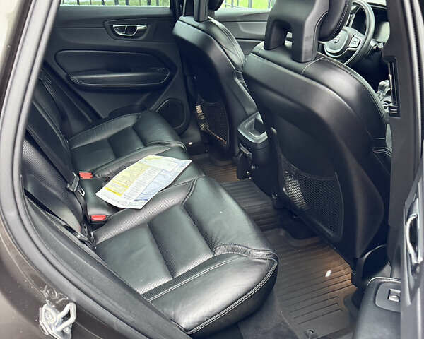 Сірий Вольво ХС60, об'ємом двигуна 2 л та пробігом 190 тис. км за 30500 $, фото 5 на Automoto.ua