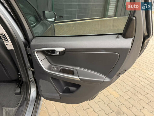 Серый Вольво ХС60, объемом двигателя 1.97 л и пробегом 243 тыс. км за 17300 $, фото 61 на Automoto.ua