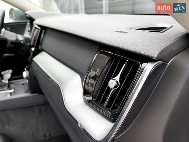 Серый Вольво ХС60, объемом двигателя 1.97 л и пробегом 111 тыс. км за 26950 $, фото 44 на Automoto.ua