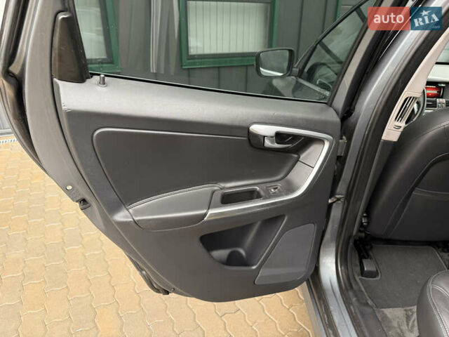 Серый Вольво ХС60, объемом двигателя 1.97 л и пробегом 243 тыс. км за 17300 $, фото 52 на Automoto.ua