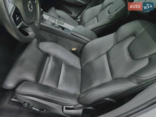 Серый Вольво ХС60, объемом двигателя 1.97 л и пробегом 201 тыс. км за 22500 $, фото 9 на Automoto.ua