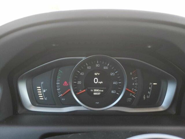 Серый Вольво ХС60, объемом двигателя 2 л и пробегом 108 тыс. км за 3500 $, фото 8 на Automoto.ua