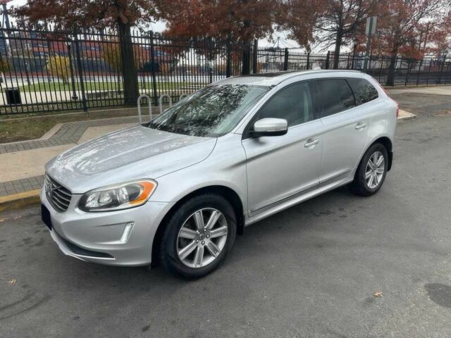 Серый Вольво ХС60, объемом двигателя 2 л и пробегом 50 тыс. км за 16800 $, фото 2 на Automoto.ua