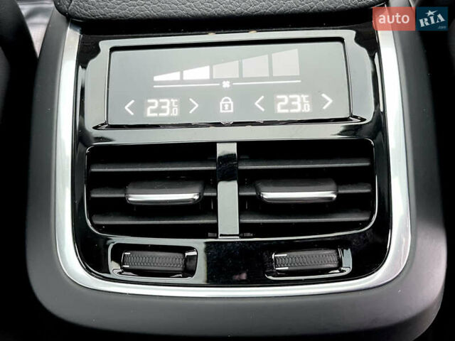 Серый Вольво ХС60, объемом двигателя 1.97 л и пробегом 111 тыс. км за 26950 $, фото 5 на Automoto.ua