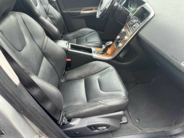 Серый Вольво ХС60, объемом двигателя 2 л и пробегом 50 тыс. км за 16800 $, фото 9 на Automoto.ua