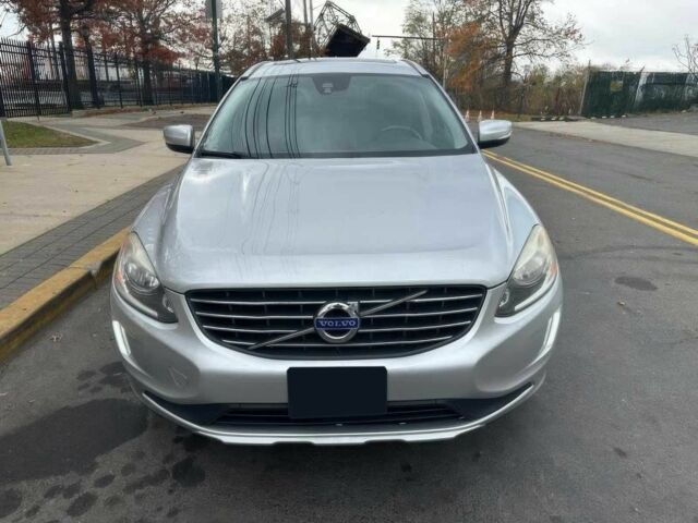 Серый Вольво ХС60, объемом двигателя 2 л и пробегом 50 тыс. км за 16800 $, фото 1 на Automoto.ua