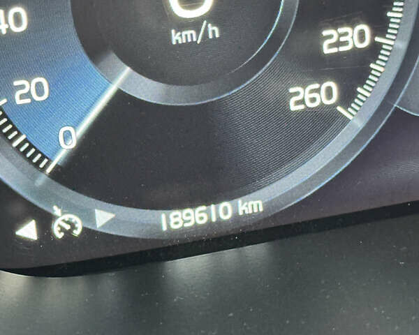 Сірий Вольво ХС60, об'ємом двигуна 2 л та пробігом 190 тис. км за 30500 $, фото 3 на Automoto.ua