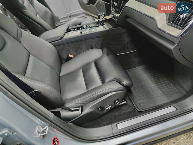 Сірий Вольво ХС60, об'ємом двигуна 1.97 л та пробігом 201 тис. км за 22000 $, фото 12 на Automoto.ua