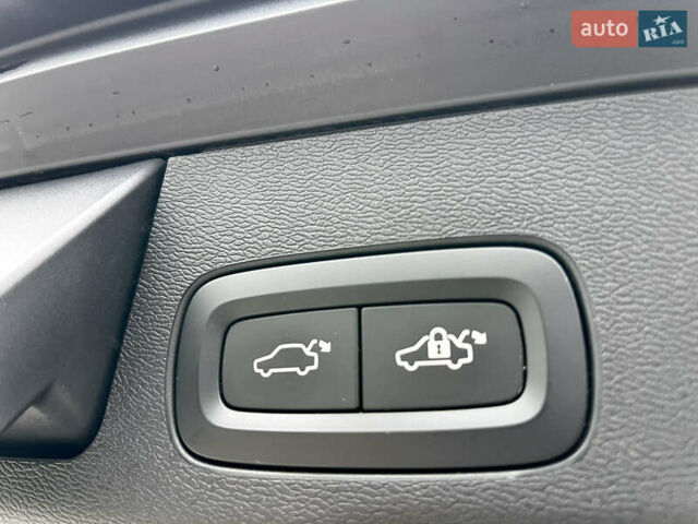 Серый Вольво ХС60, объемом двигателя 1.97 л и пробегом 111 тыс. км за 26950 $, фото 6 на Automoto.ua