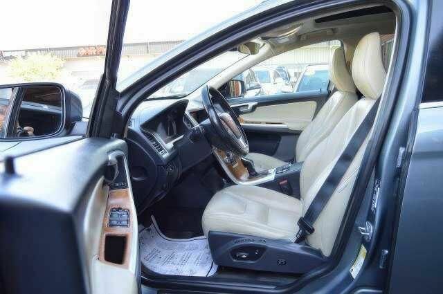 Сірий Вольво ХС60, об'ємом двигуна 2 л та пробігом 99 тис. км за 6000 $, фото 9 на Automoto.ua
