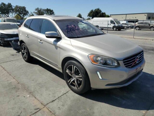 Серый Вольво ХС60, объемом двигателя 2 л и пробегом 108 тыс. км за 3500 $, фото 3 на Automoto.ua