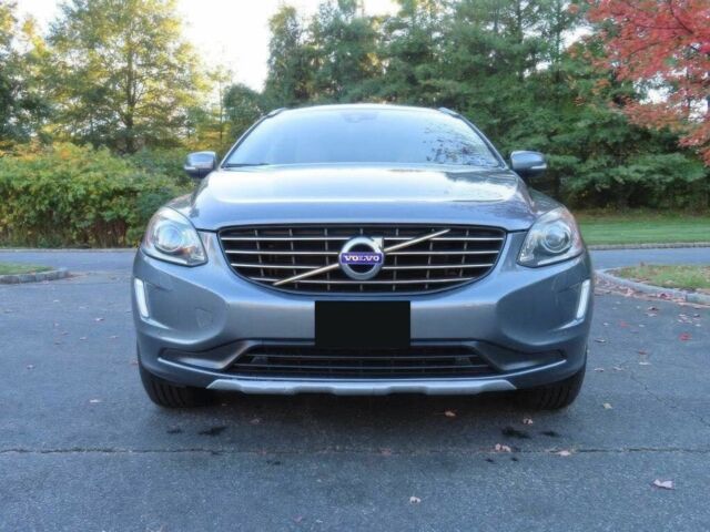 Серый Вольво ХС60, объемом двигателя 2 л и пробегом 59 тыс. км за 22500 $, фото 1 на Automoto.ua