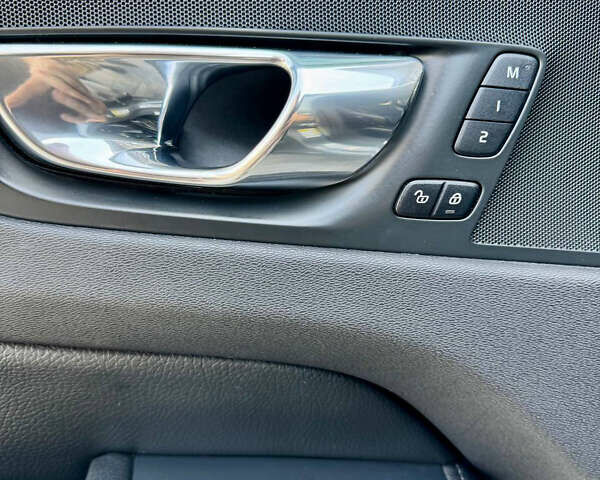 Серый Вольво ХС60, объемом двигателя 1.97 л и пробегом 155 тыс. км за 26900 $, фото 13 на Automoto.ua