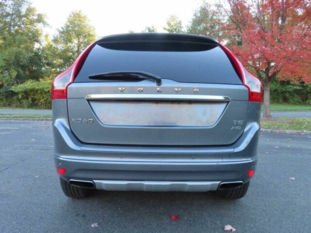 Серый Вольво ХС60, объемом двигателя 2 л и пробегом 59 тыс. км за 22500 $, фото 4 на Automoto.ua