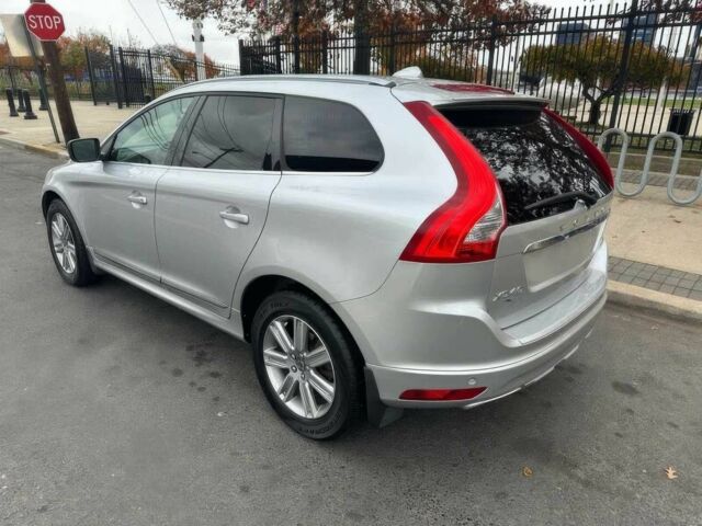 Серый Вольво ХС60, объемом двигателя 2 л и пробегом 50 тыс. км за 16800 $, фото 3 на Automoto.ua