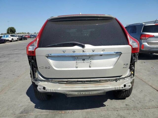 Серый Вольво ХС60, объемом двигателя 2 л и пробегом 108 тыс. км за 3500 $, фото 5 на Automoto.ua