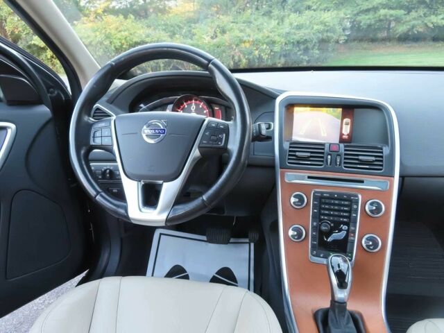 Серый Вольво ХС60, объемом двигателя 2 л и пробегом 57 тыс. км за 3600 $, фото 11 на Automoto.ua