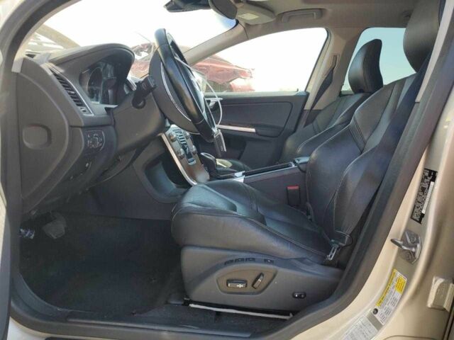 Серый Вольво ХС60, объемом двигателя 2 л и пробегом 108 тыс. км за 3500 $, фото 6 на Automoto.ua