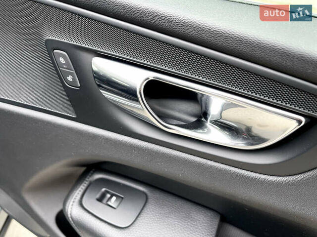 Серый Вольво ХС60, объемом двигателя 1.97 л и пробегом 111 тыс. км за 26950 $, фото 45 на Automoto.ua