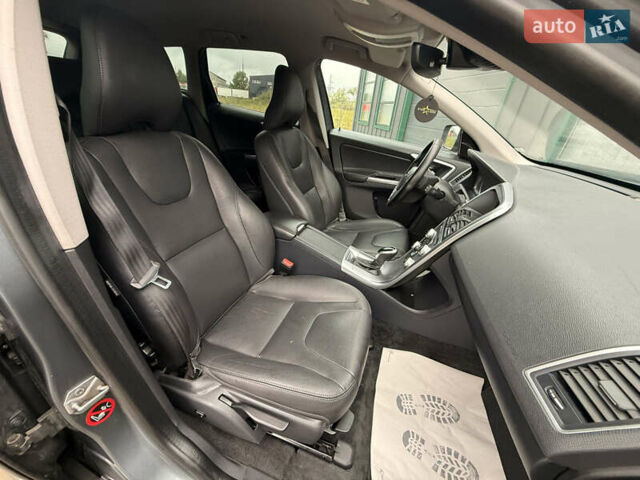 Серый Вольво ХС60, объемом двигателя 1.97 л и пробегом 243 тыс. км за 17300 $, фото 77 на Automoto.ua