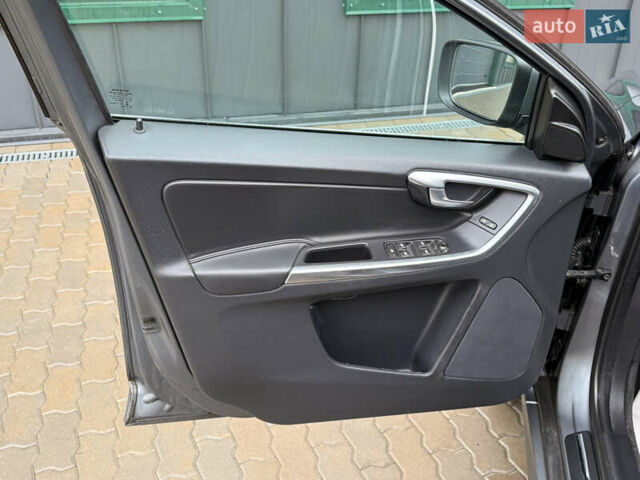 Серый Вольво ХС60, объемом двигателя 1.97 л и пробегом 243 тыс. км за 17300 $, фото 46 на Automoto.ua