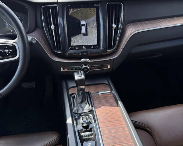 Вольво ХС60 2017 в Виннице на Automoto.ua Серый Вольво ХС60, объемом двигателя 1.97 л и пробегом 130 тыс. км за 33991 $, фото 4 на Automoto.ua