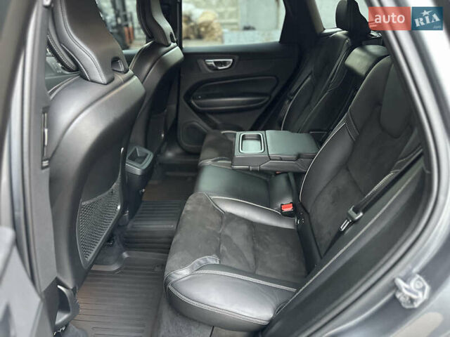 Серый Вольво ХС60, объемом двигателя 2 л и пробегом 110 тыс. км за 37700 $, фото 37 на Automoto.ua