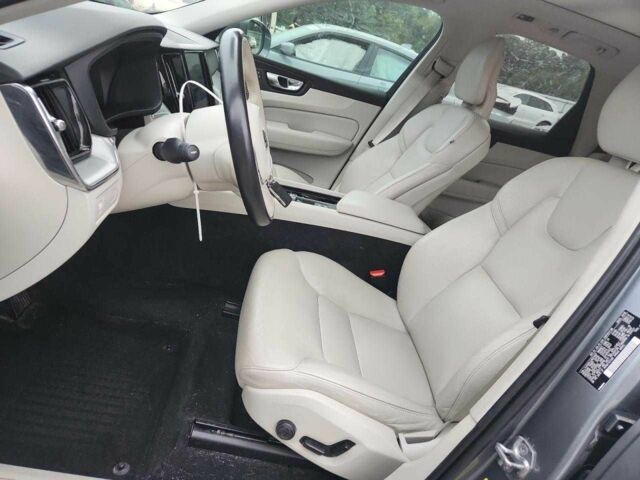 Серый Вольво ХС60, объемом двигателя 2 л и пробегом 103 тыс. км за 6700 $, фото 6 на Automoto.ua