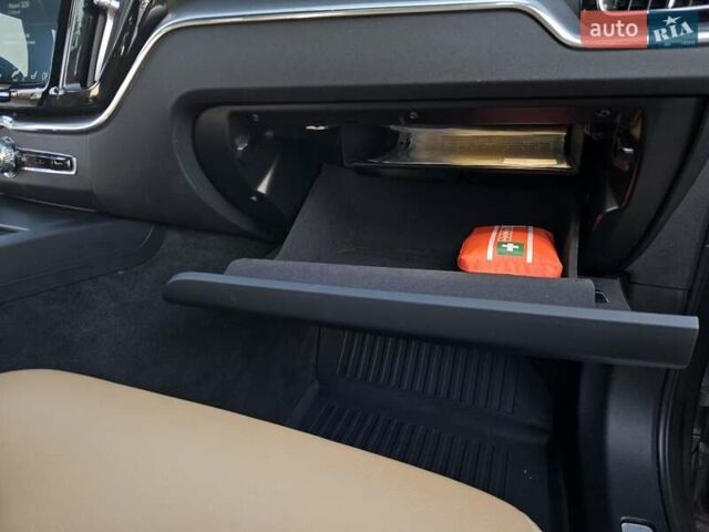 Вольво ХС60 2018 в Бучаче на Automoto.ua Серый Вольво ХС60, объемом двигателя 2 л и пробегом 71 тыс. км за 29000 $, фото 15 на Automoto.ua